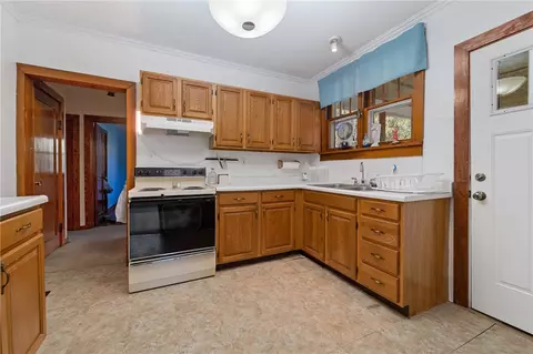 338 Brownlee Rd, Eighty Four, PA 15330 photo 8