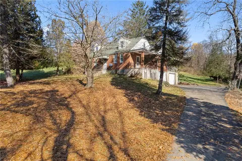 338 Brownlee Rd, Eighty Four, PA 15330 photo 2