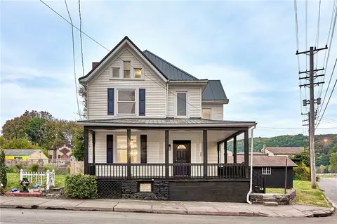 202 Short Tenth St, Beaver Falls, PA 15010