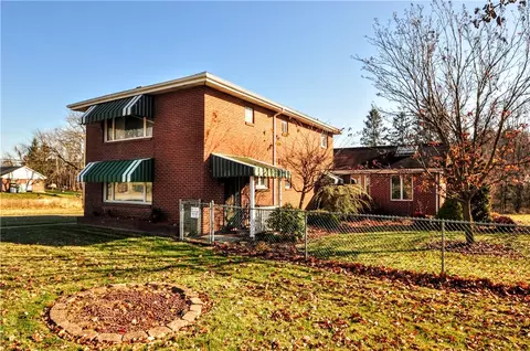 1117 Country Club Rd, Monongahela, PA 15063