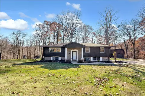 18 Colwell St, Burgettstown, PA 15021