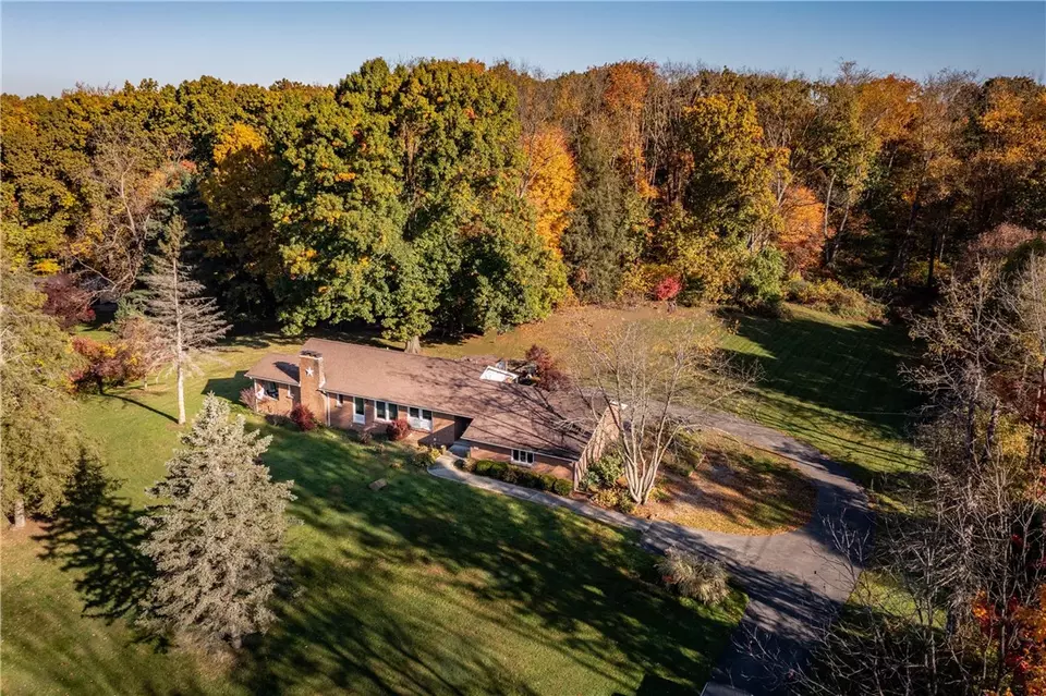 2516 Pulaski Rd, New Castle, PA 16105 30 Photos Movoto