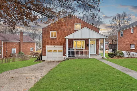 402 Cedar St, Jeannette, PA 15644
