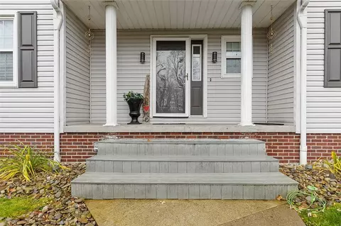 Exterior - 146 Biskup Ln, Monaca, PA 15061 photo 3 of 6