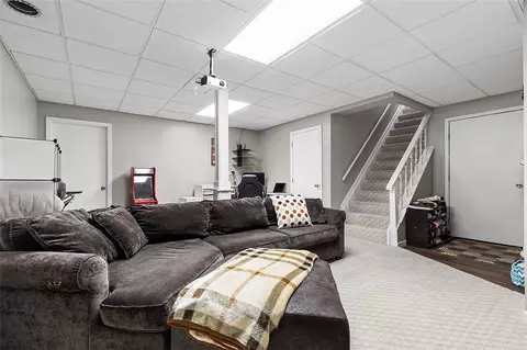 Living - 146 Biskup Ln, Monaca, PA 15061 photo 9 of 10