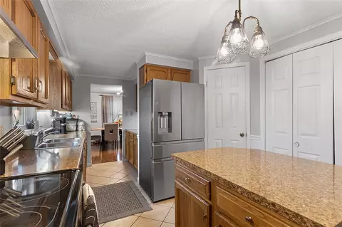 Kitchen - 146 Biskup Ln, Monaca, PA 15061 photo 3 of 5