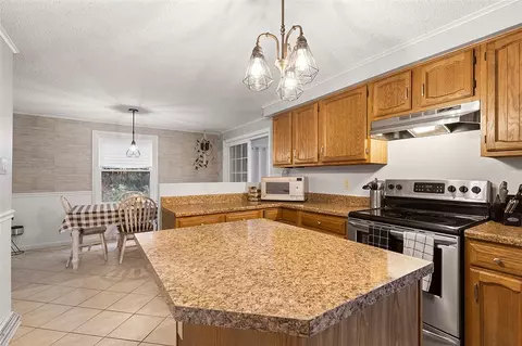 Kitchen - 146 Biskup Ln, Monaca, PA 15061 photo 5 of 5