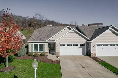 424 Chestnut Ln, Apollo, PA 15613