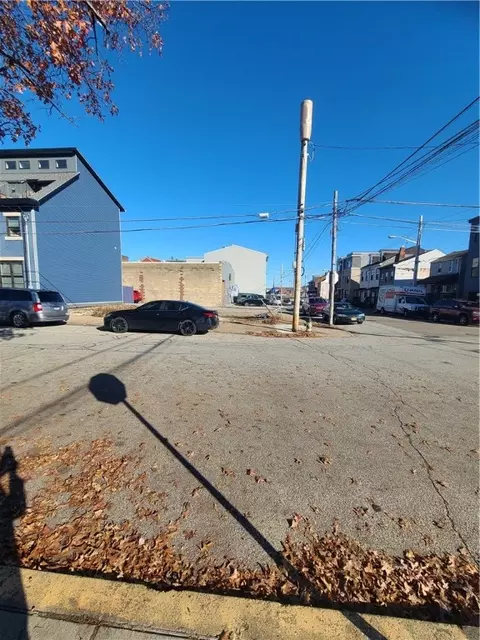 802 Middle St, Pittsburgh, PA 15212