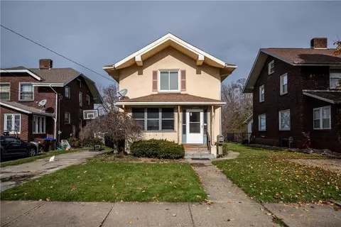 1304 Farrell Ter, Farrell, PA 16121