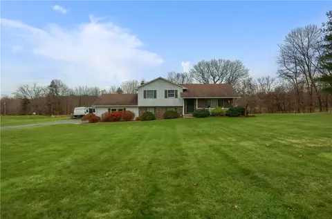 729 Cleland Mill Rd, New Castle, PA 16102