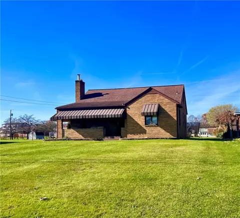 315 Meadow St, Ford City, PA 16226