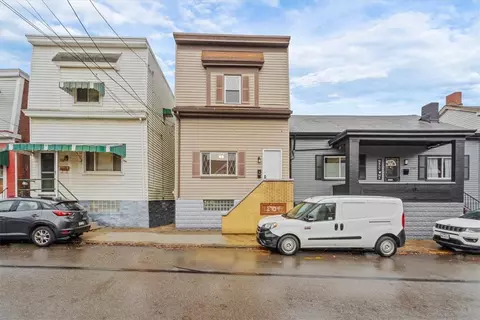 2704 Cobden St, Pittsburgh, PA 15203