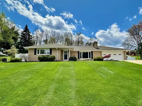 2590 Shelly Dr, Indiana, PA 15701