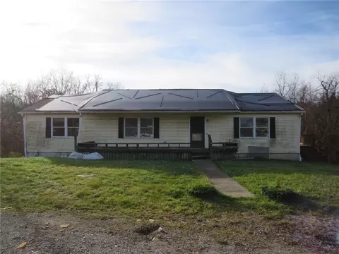 240 California Ln, North Huntingdon, PA 15642