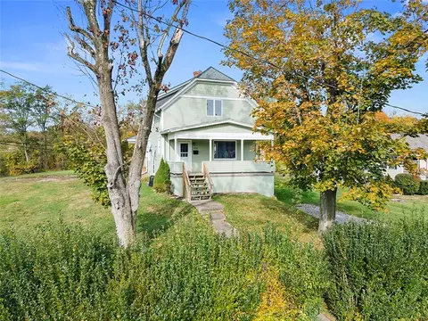 2737 Sumner St, Natrona Heights, PA 15065