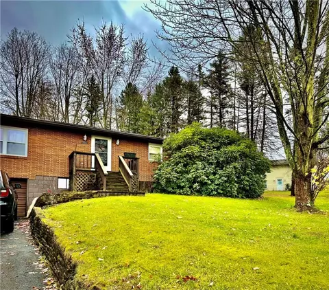 256 Cloverleaf Dr, Delmont, PA 15626