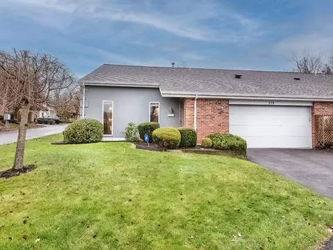 214 Queens Ct, Canonsburg, PA 15317