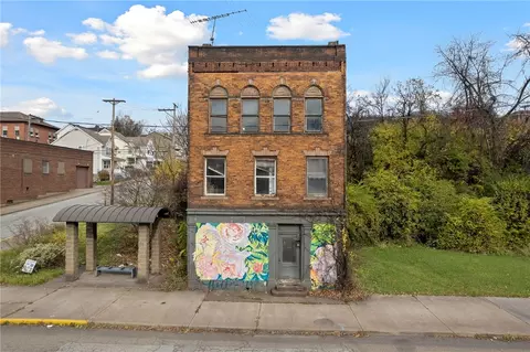 917 Braddock, Braddock, PA 15104