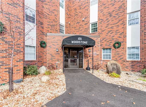 101 Woodstone #7, New Kensington, PA 15068
