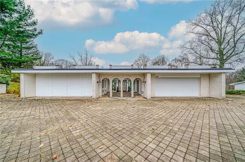 202 North Dr, Jeannette, PA 15644
