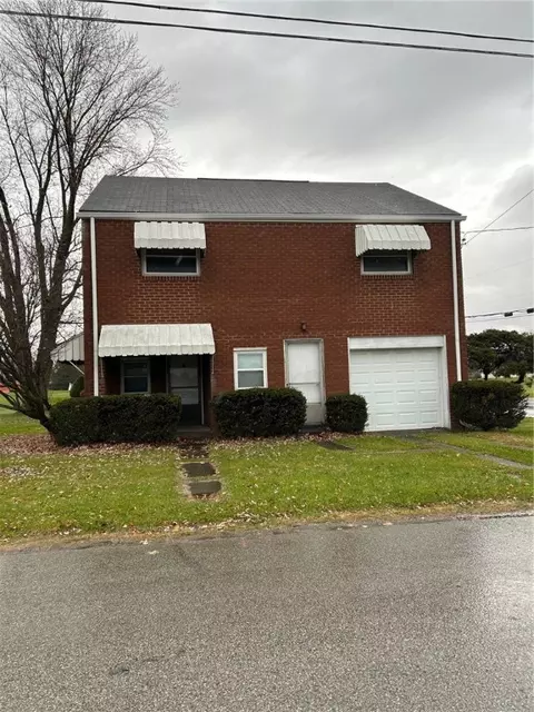 1516 Wood St, Latrobe, PA 15650
