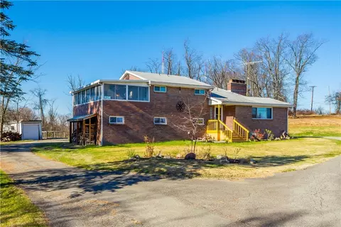 101 Calhoun Rd, Elizabeth, PA 15037