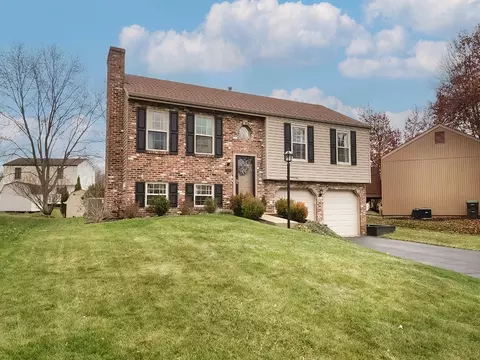 530 Greenspire Ct, Cranberry Township, PA 16066