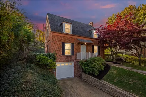 330 Caryl Dr, Pittsburgh, PA 15236