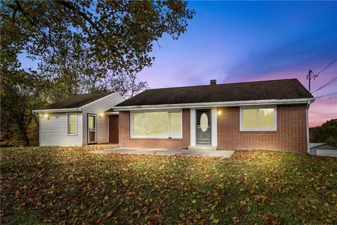 6174 Tuscarawas Rd, Industry, PA 15052