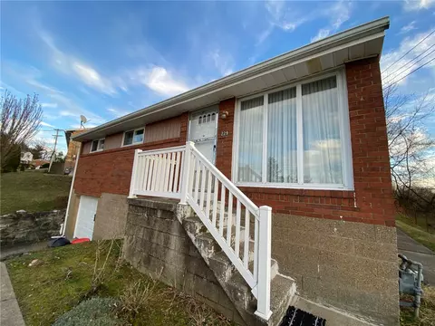 229 Erhardt Dr, Pittsburgh, PA 15235