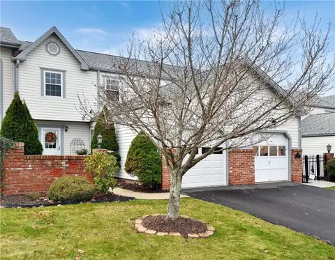 1170 Valleyview Dr, Lawrence, PA 15055