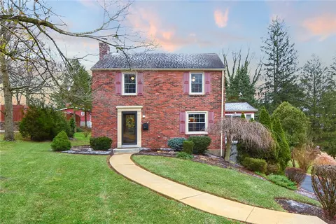 3505 Thornwood Dr, Bethel Park, PA 15102