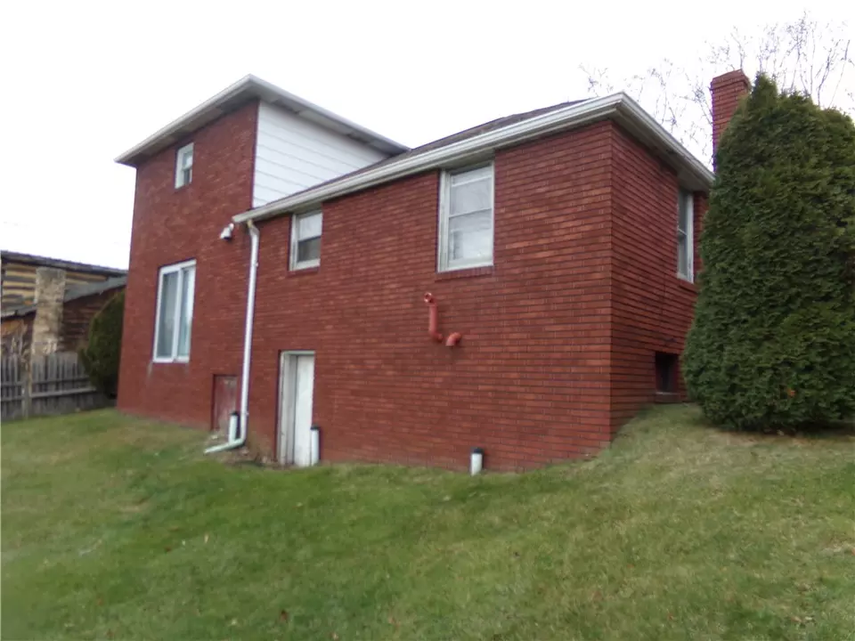 106 Gay St, Salisbury, PA 15558 18 Photos Movoto