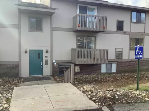 331 Ridge Point Cir #22, Bridgeville, PA 15017