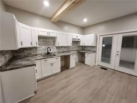 131 E Adams Ave, Vandergrift, PA 15690 photo 5