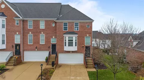 809 Strasburg Dr, Mars, PA 16046