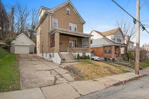 8 Elizabeth St, Mount Oliver, PA 15210