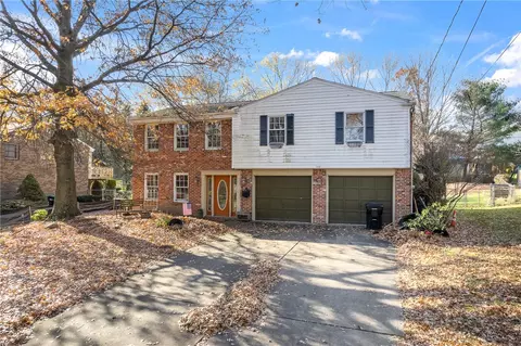 1510 Holly Hill Dr, Bethel Park, PA 15102
