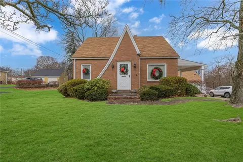 3520 Tuscarawas Rd, Beaver, PA 15009