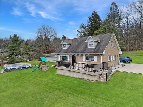 5 Neill Dr, Canonsburg, PA 15317
