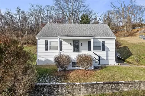 1221 Alter Ave, Tarentum, PA 15084