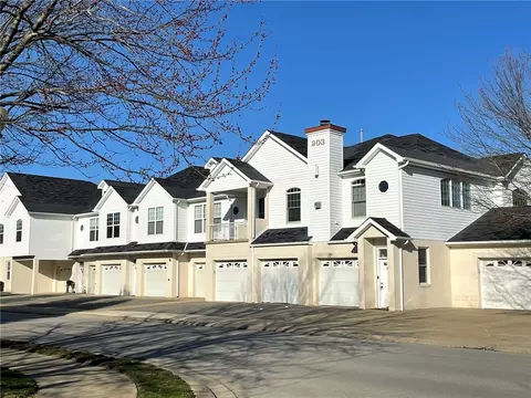 203 Adams Pointe Blvd #6, Mars, PA 16046