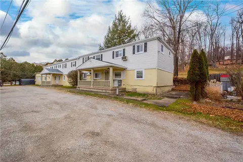 1027 Cochran Mill Rd, Clairton, PA 15025