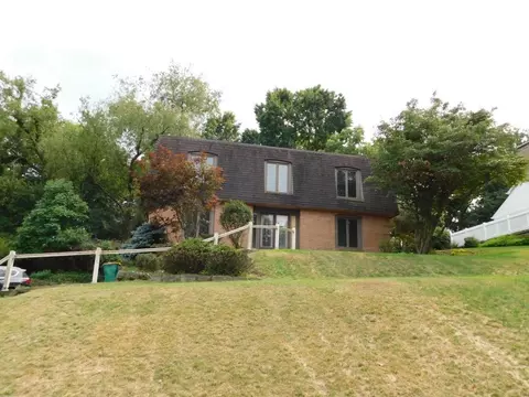 121 Laurelwood Dr, Pittsburgh, PA 15237