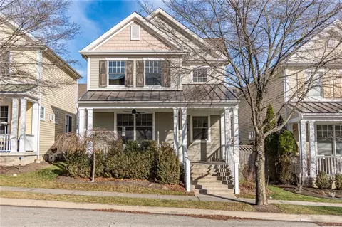 220 Burketon Ln, Pittsburgh, PA 15217