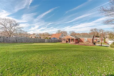 10 Concord Dr, Irwin, PA 15642 photo 18
