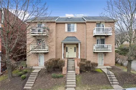 3266 Ward St #12, Pittsburgh, PA 15213
