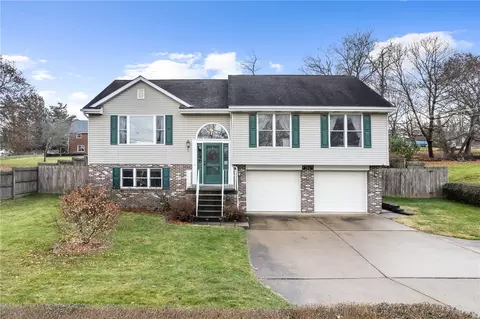 294 Spring Run Rd, Crescent, PA 15046