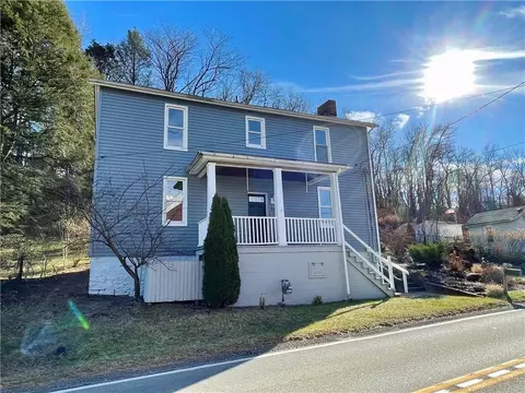 765 Main St, Irwin, PA 15642